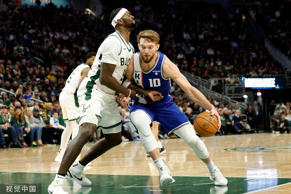 展现出了其 展现出了其