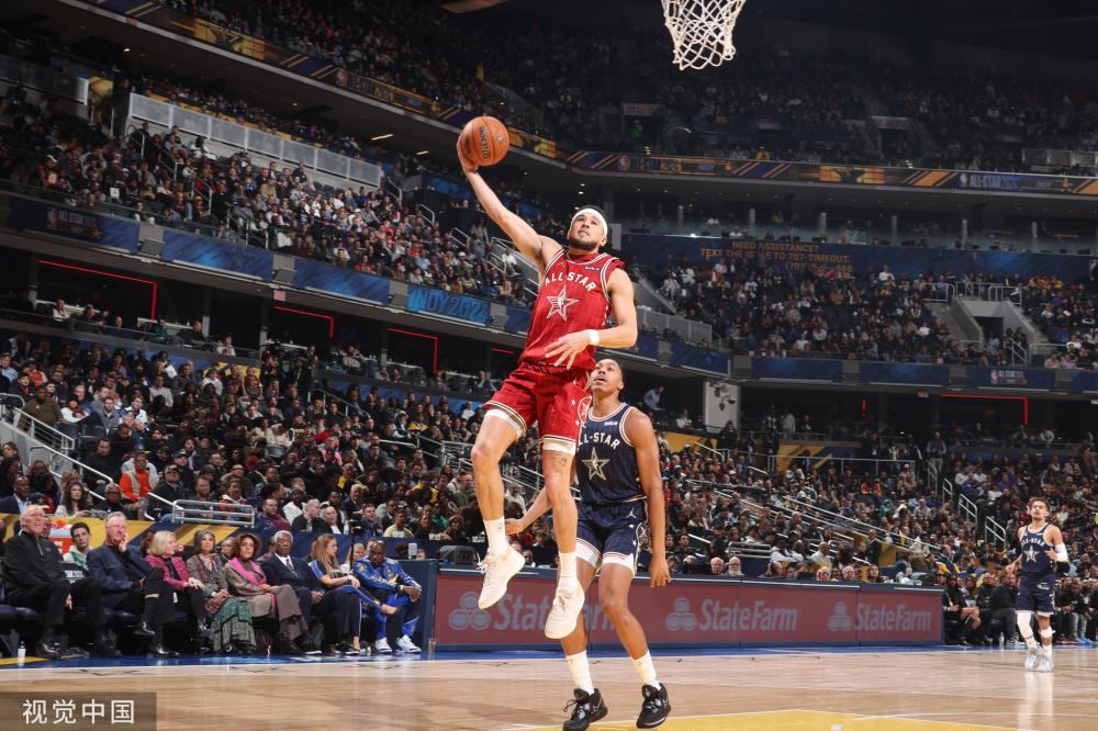 正是他在场 正是他在场