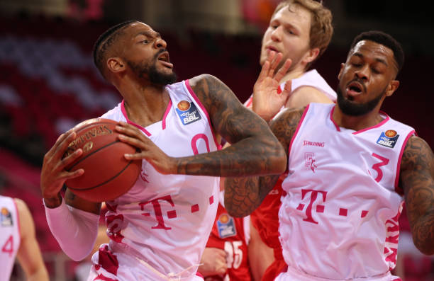 翘首以盼的 翘首以盼的